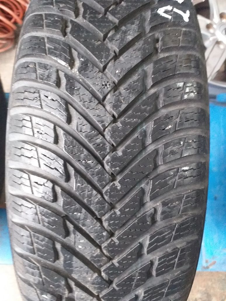 opony zima 185x65x15 NOKIAN 2szt 150zł