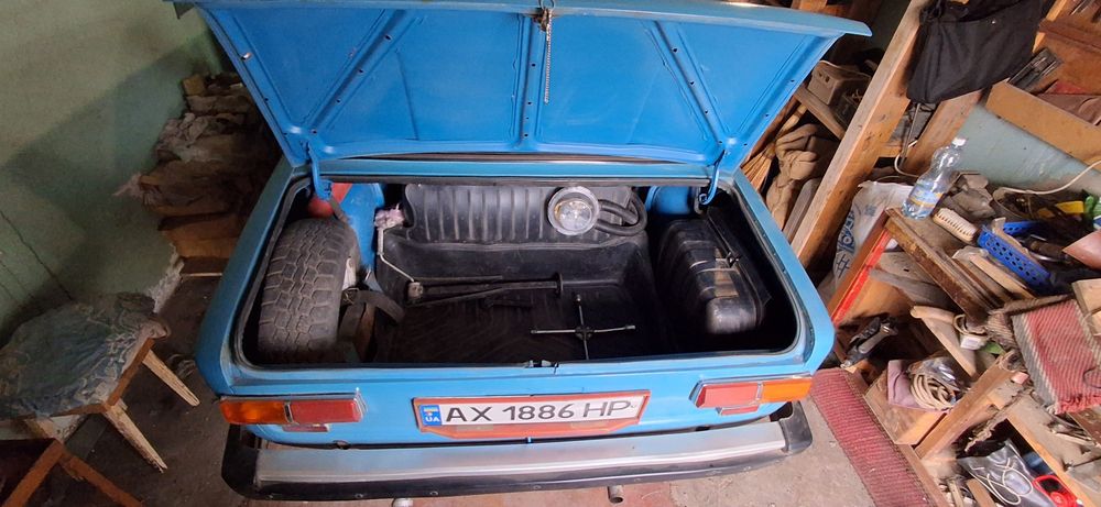 Ваз 2101 газ бензин,новая зимняя резина,музыка.