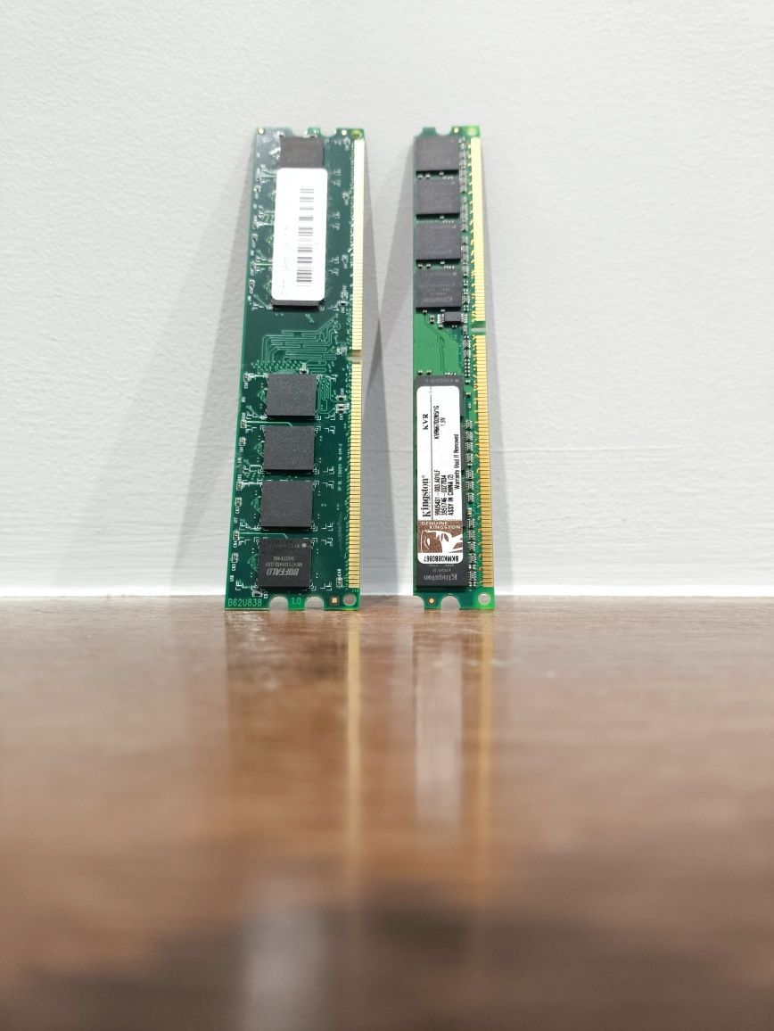 Memória RAM DDR2 - 2x 1GB