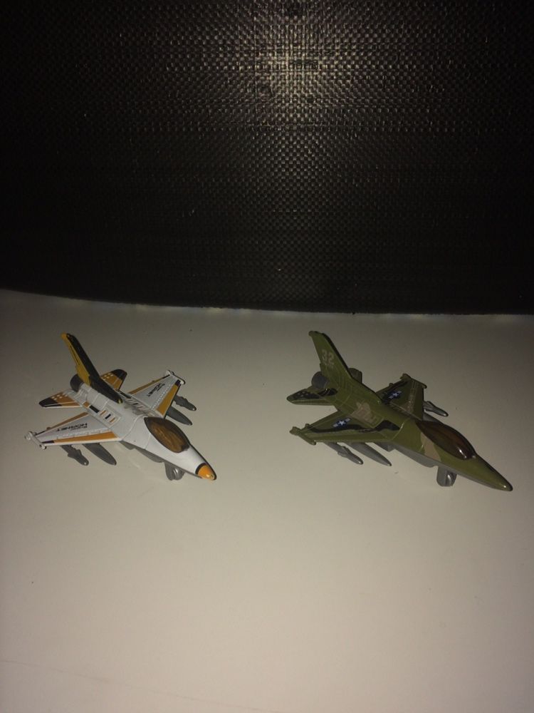 Jatos/Aviões Miniaturas