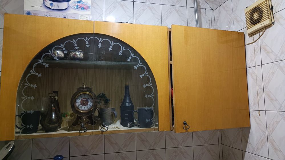 Кухонні шкафи віддам