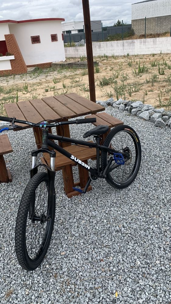 Bicicleta dirt jump