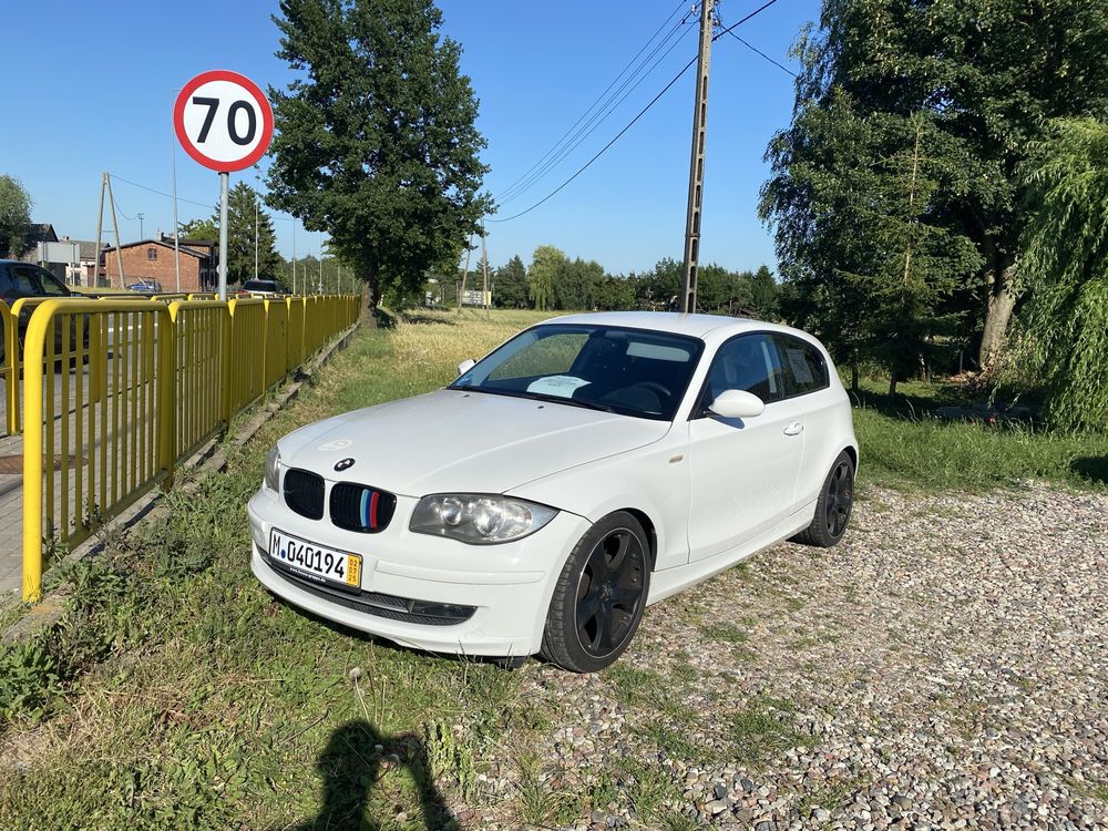 BMW seria 1, 2.0 benzyna, napęd tył. Mały przebieg. Rocznik 2009.