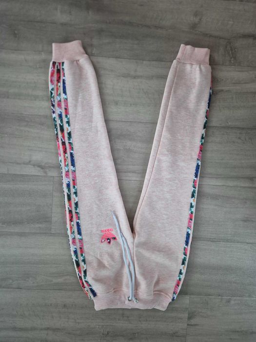 Dres dziewczęcy 146