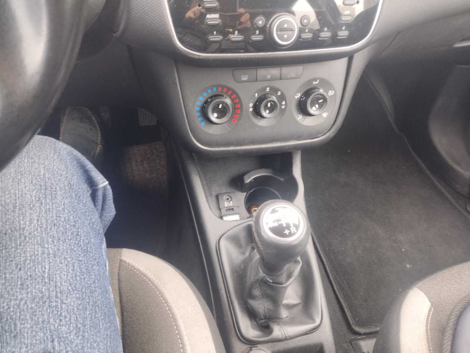 AUTOMAT - Fiat Punto 2012 rok, silnik 1,4 benzyna EURO 5 77 KM.