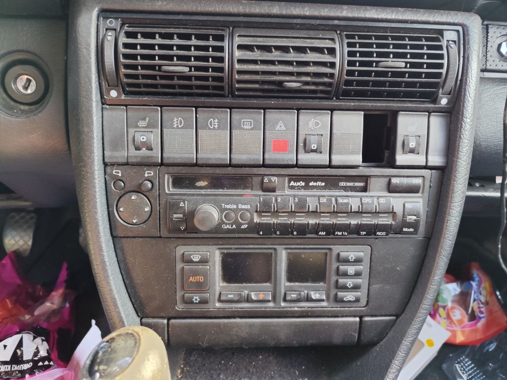 Audi A6 C4 100 C4 kierownica tapicerka / auto na części