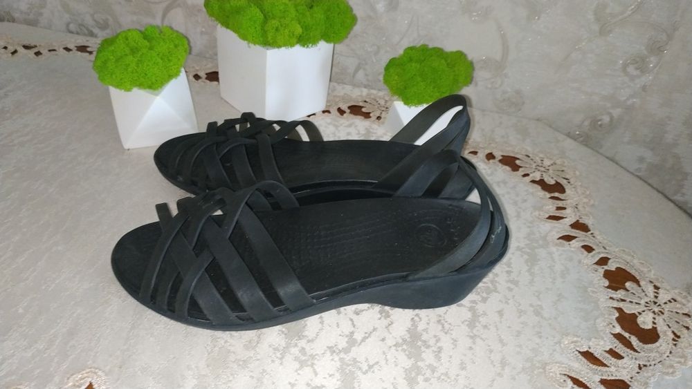 Босоніжки шльопанці crocs 37 р