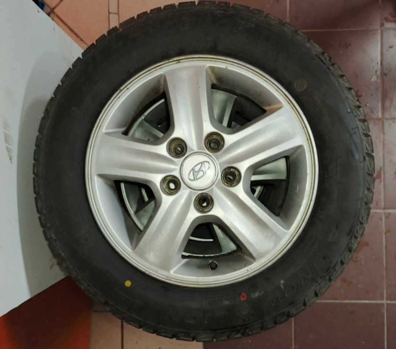 Opony zimowe 185/65 R15 na alufelgach – Hyundai i30 – super stan!