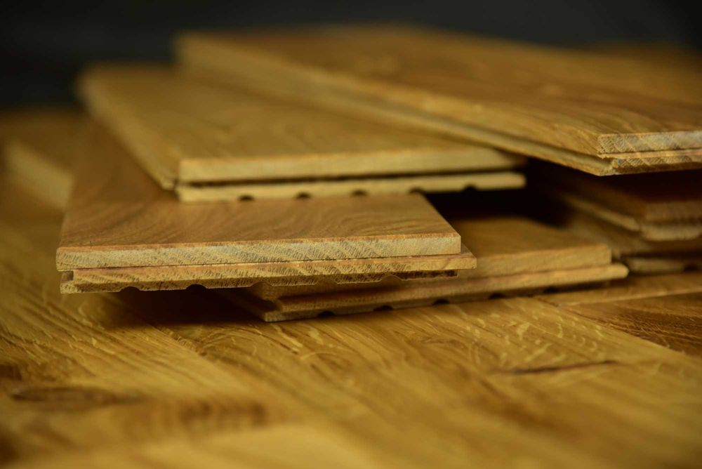 Deska podłogowa 100% dębowa lita 15x130 lakierowana