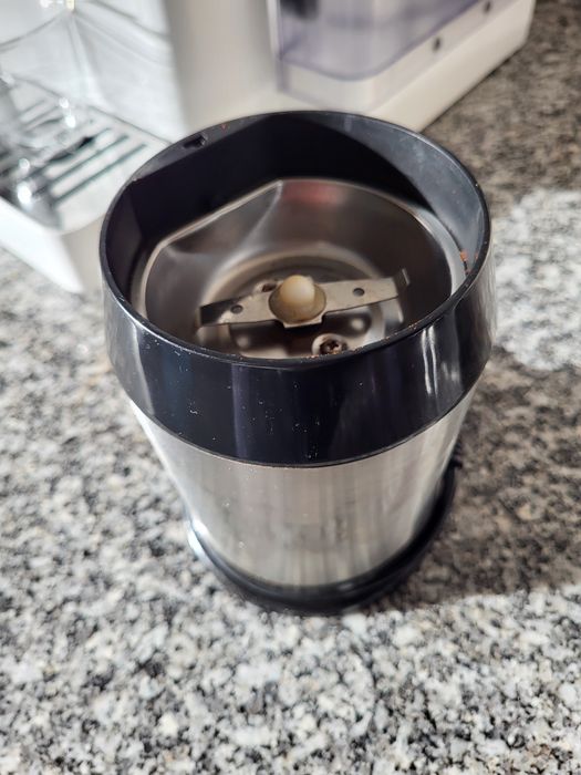 Moinho elétrico de café