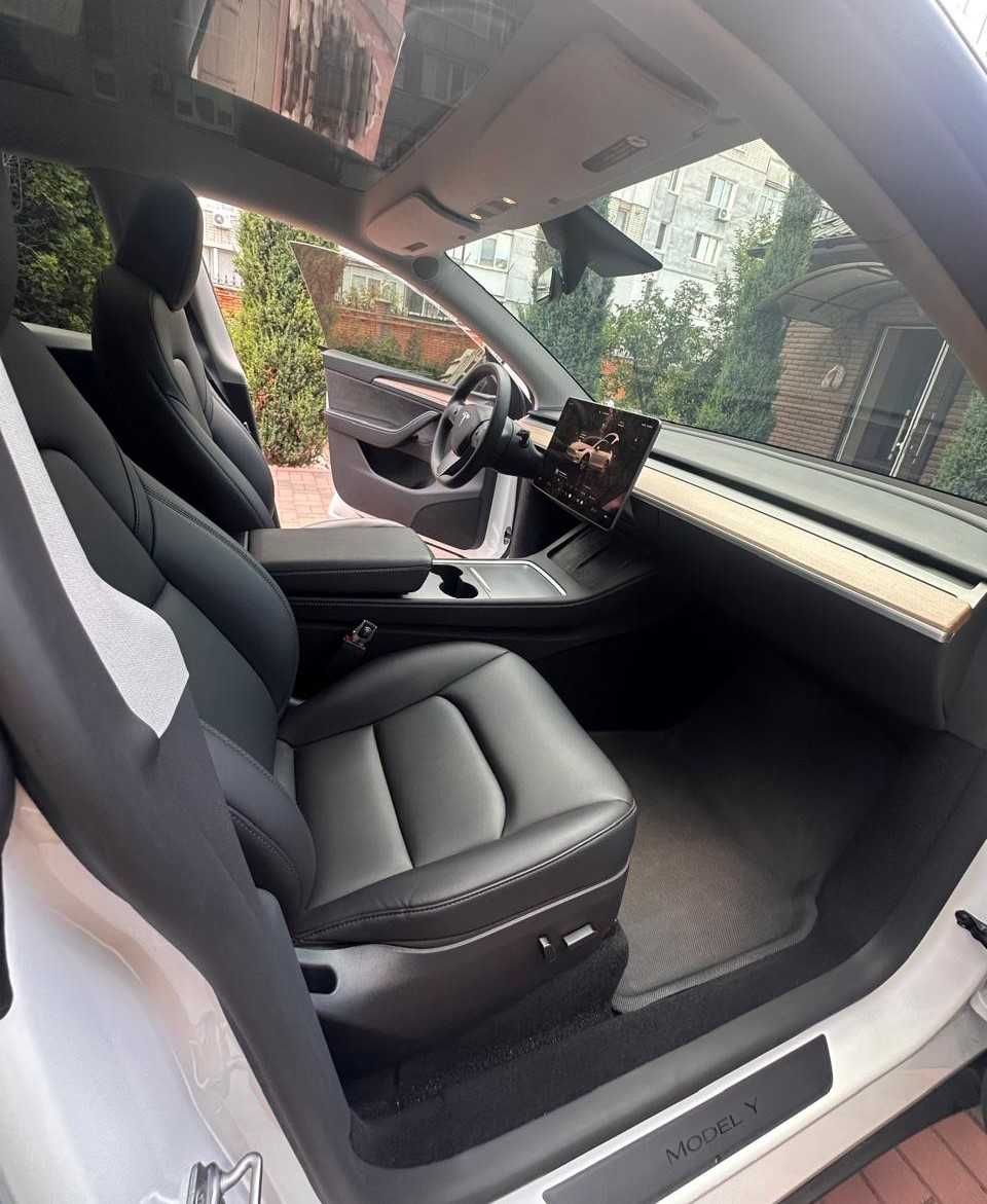 Tesla Tesla Model Y