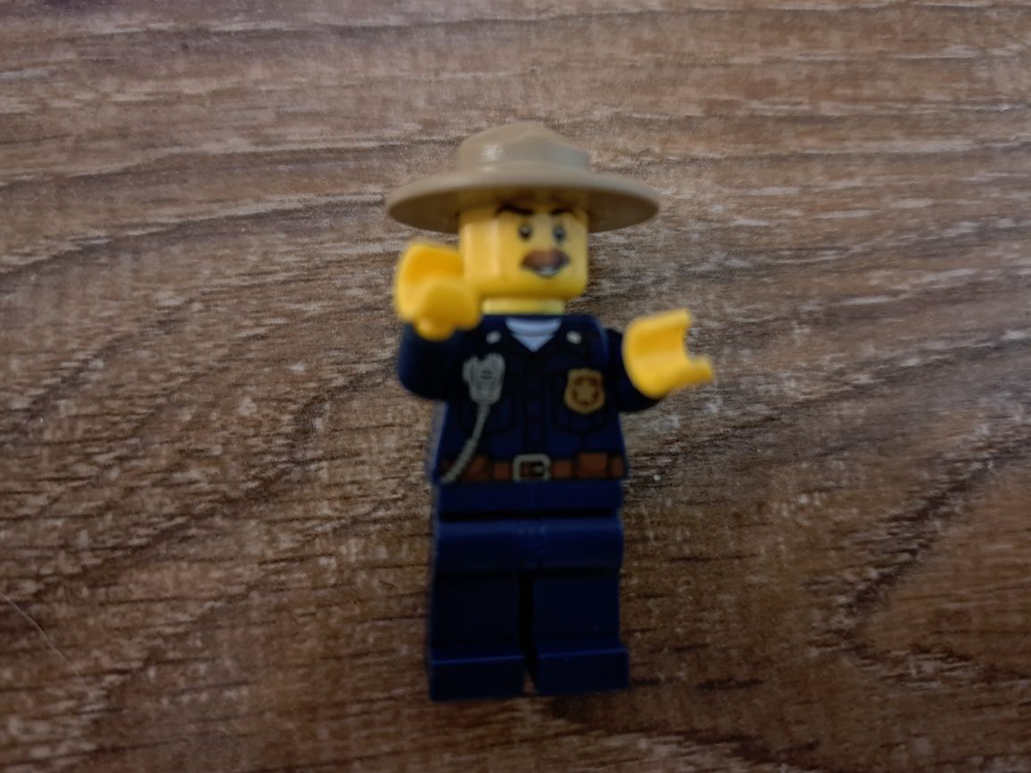 Lego City figurki policjant złodziej szeryf