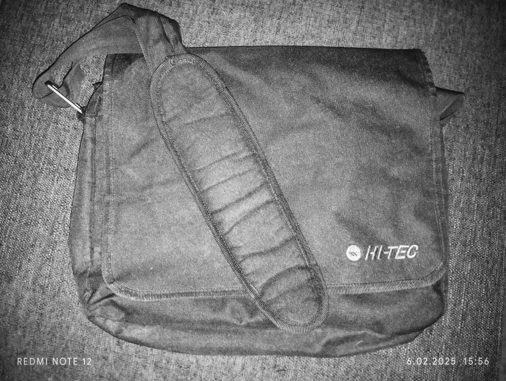 Torba na laptopa czarna.
Szerokość - 40cm