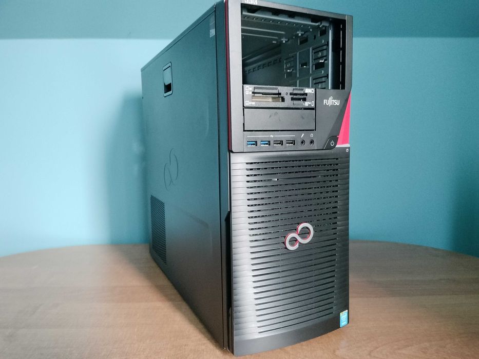 Fujitsu Celsius M740 Stacja robocza Intel Xeon LGA2011-3