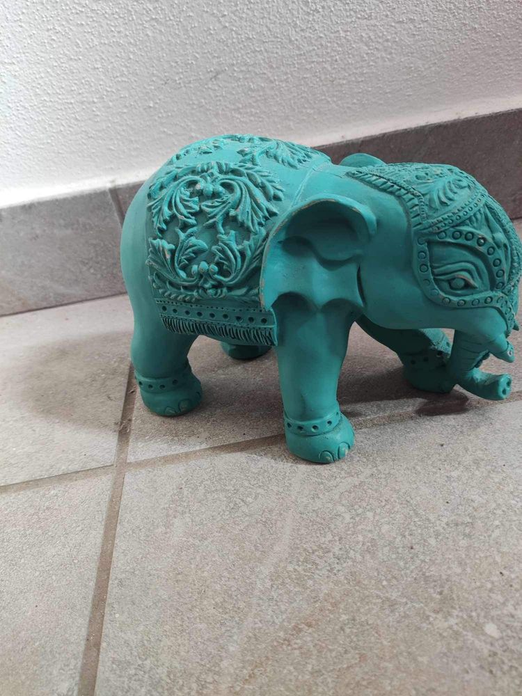 Elefante azul decorativo