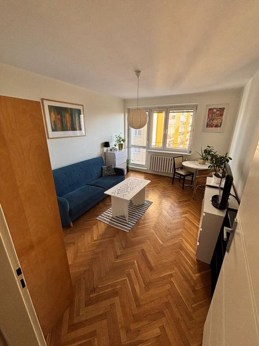 Duży pokój z balkonem