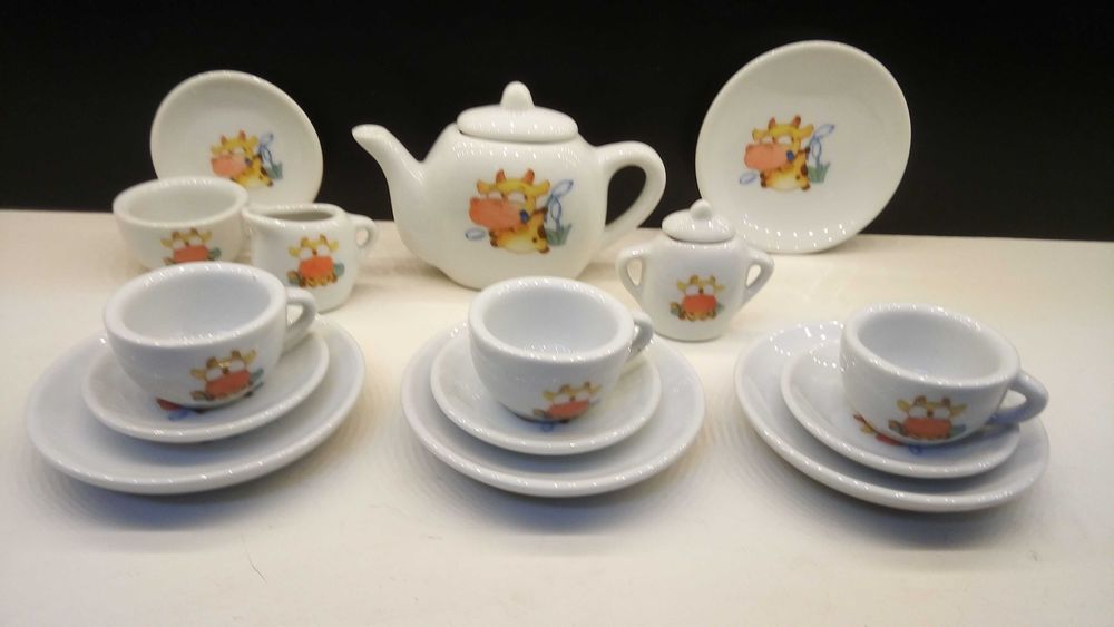 Serviço de chá de boneca em porcelana