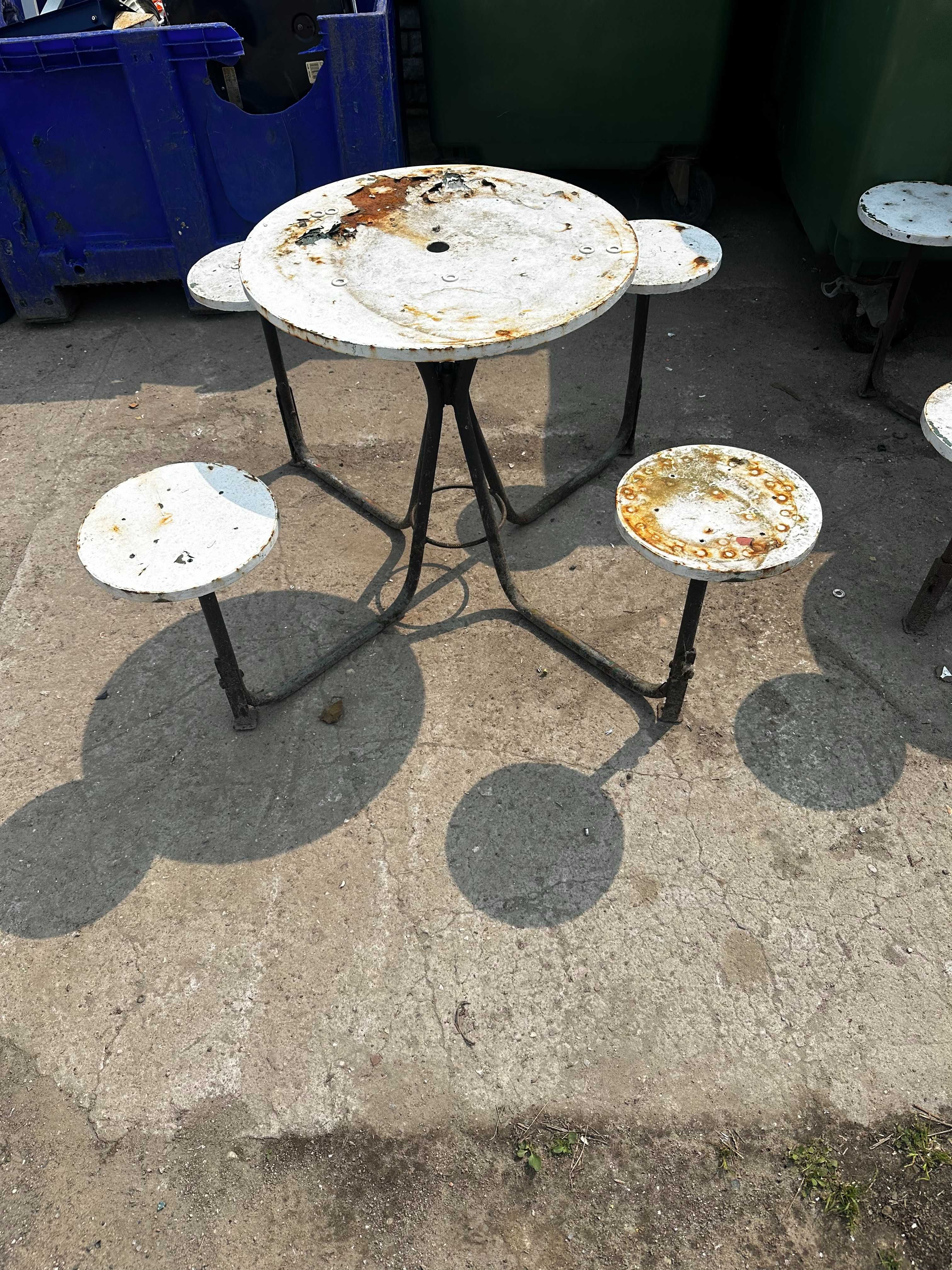 Stolik barowy 4 miejscowy z otworem pod parasol