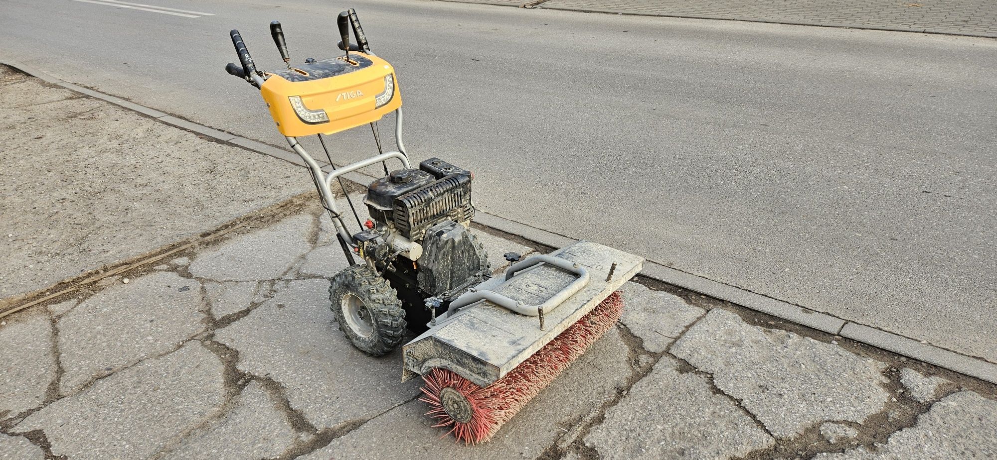 Sprzedam Zamiatarka spalinowa STIGA 800GE  6KM Odśnieżarka  Zamiatarke