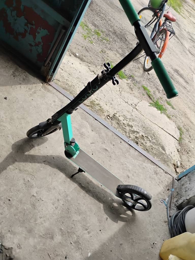 Sprzedam hulajnogę w bardzo dobrym stanie