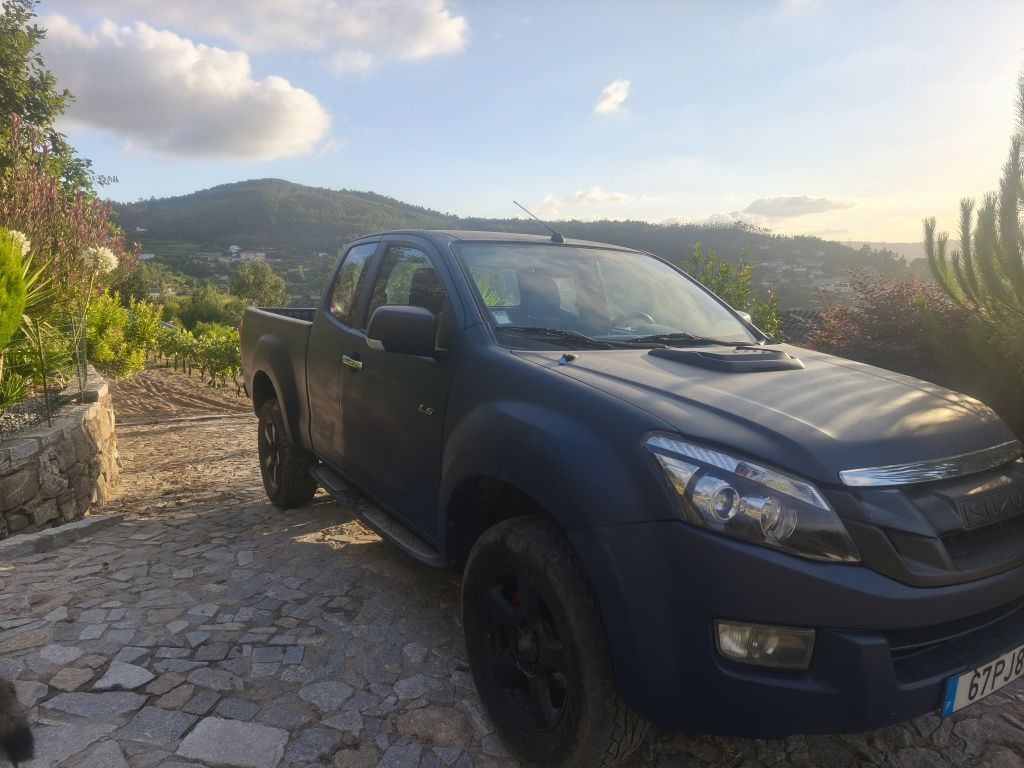 Isuzu dmax  2.5 isuzu