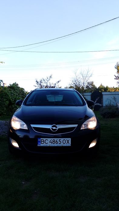 Opel astra J 2011