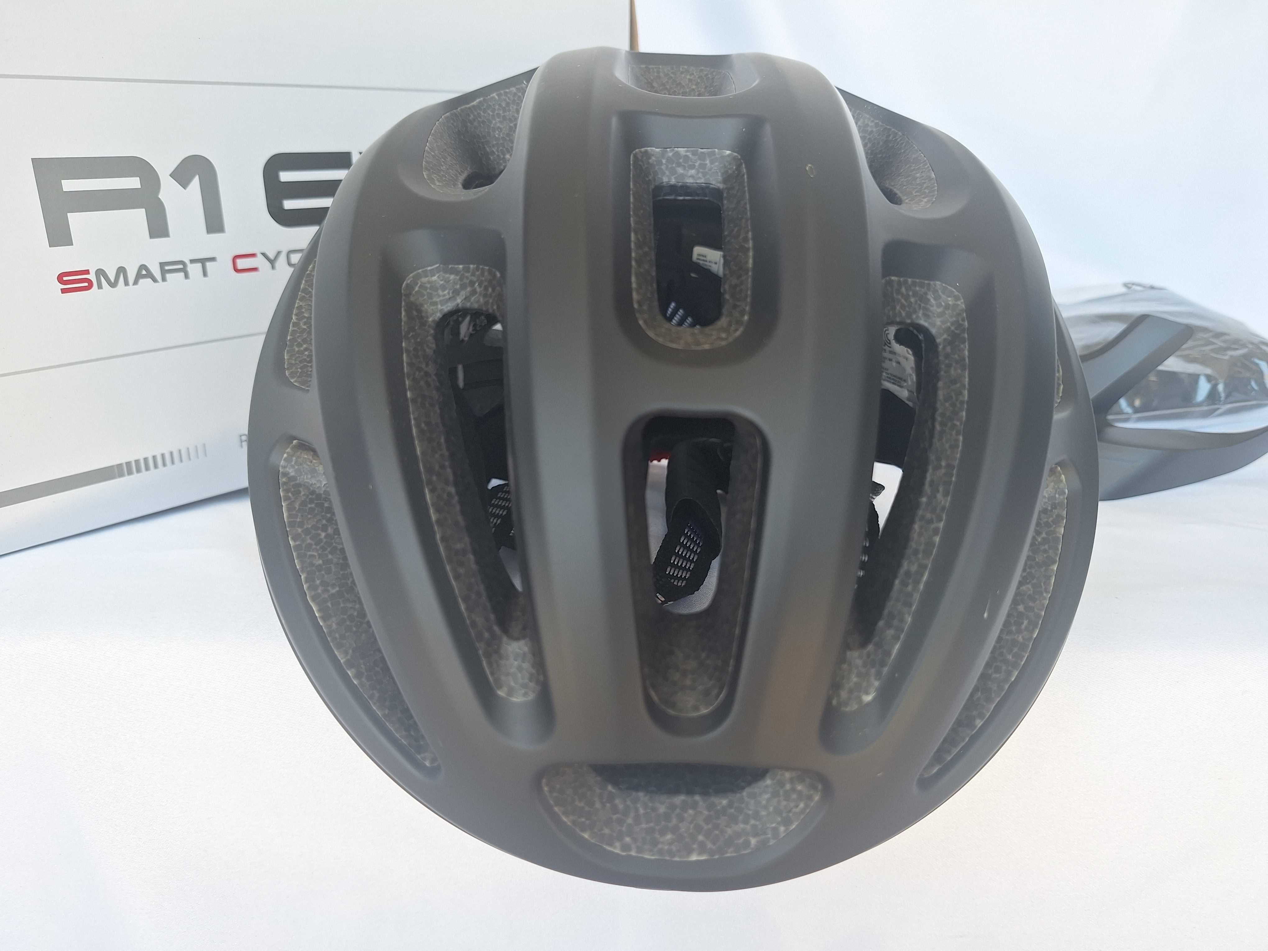 Kask rowerowy Sena Smart Cycling Helmet R1 Evo Black M 55-59 Interkom