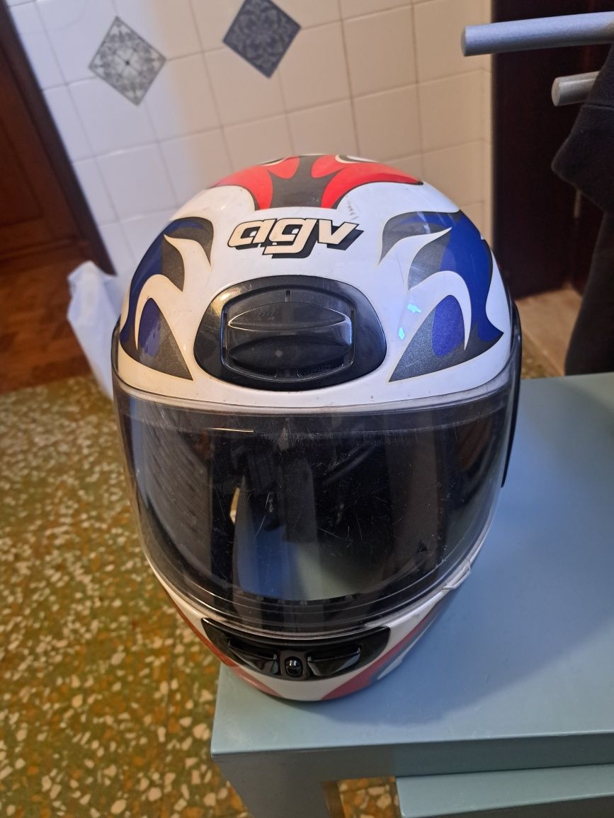 Capacete AGV Usado ,com algumas marcas de uso,mas nada significante