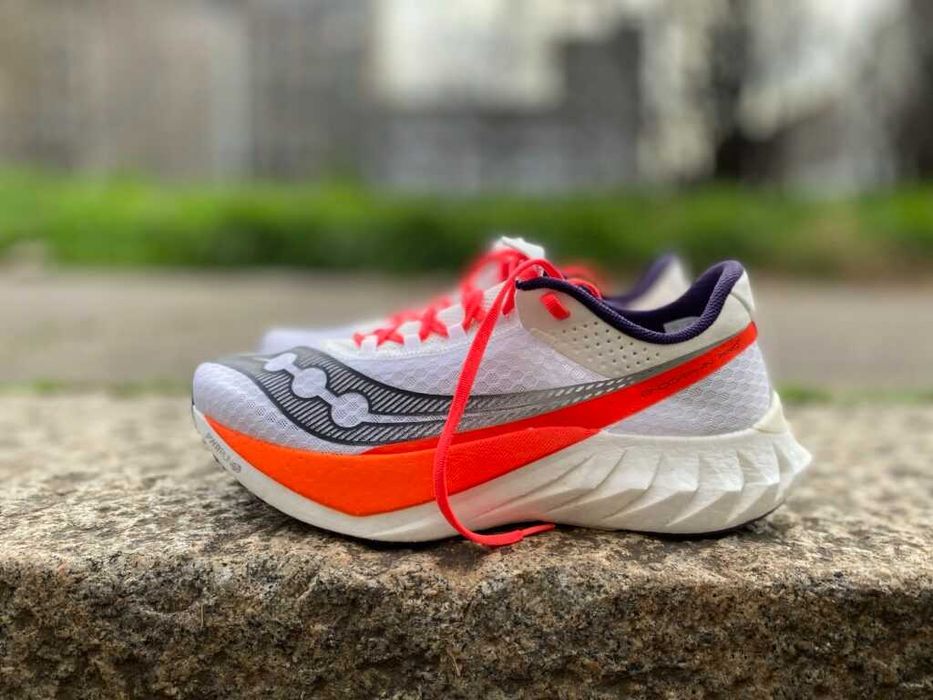 Бігові кросівки Saucony Endorphin pro 4