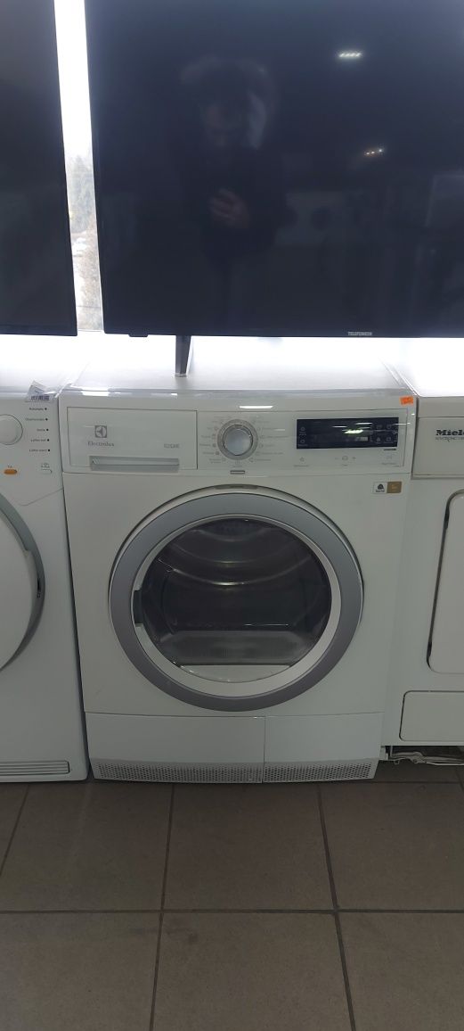 Сушильна машина Electrolux  EDH13487RW