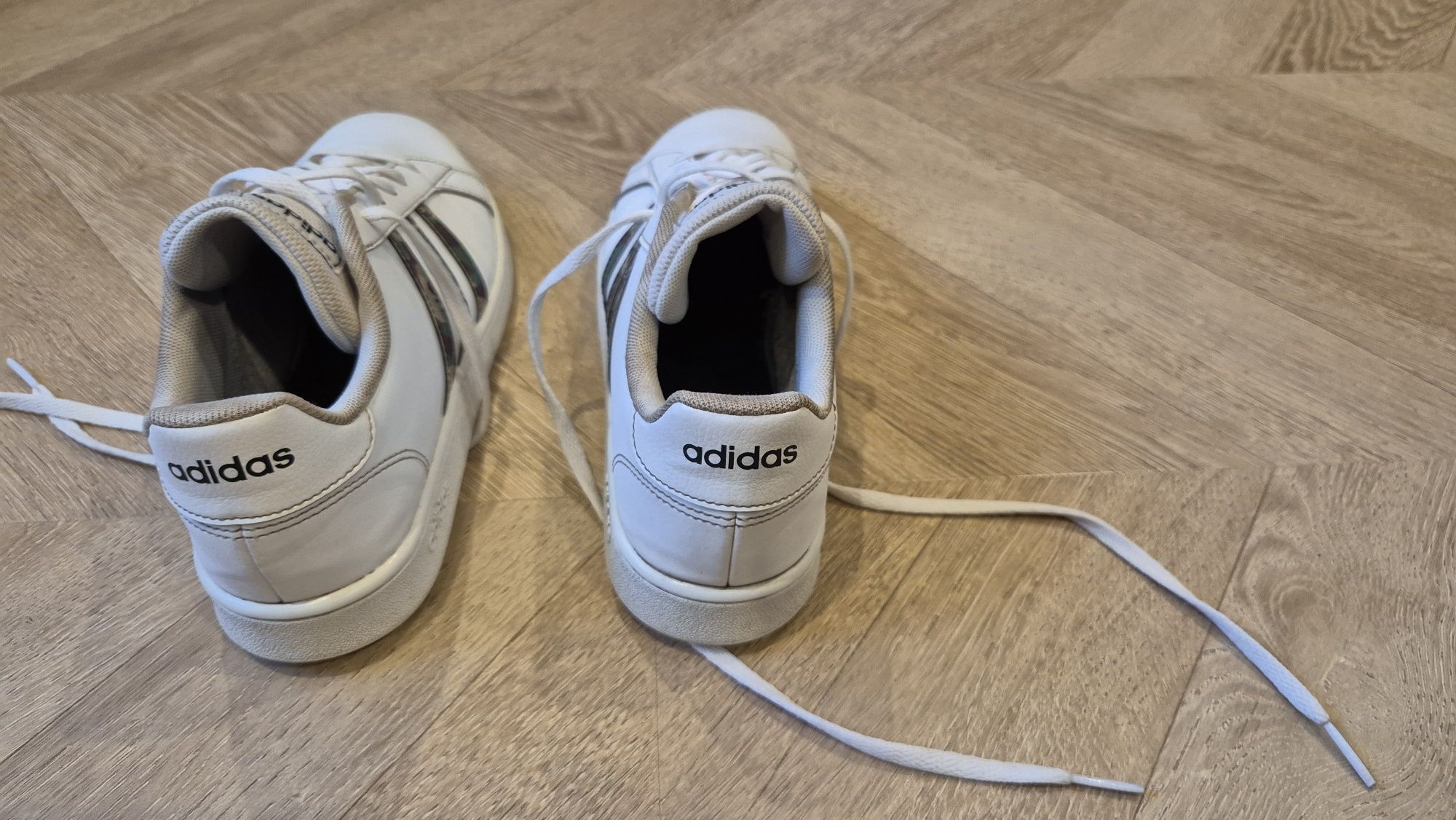 Adidasy białe rozmiar 39 i 1/3