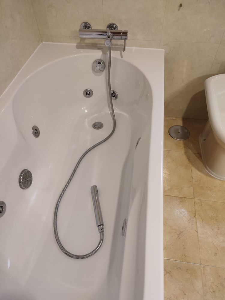 Banheira de hidromassagem