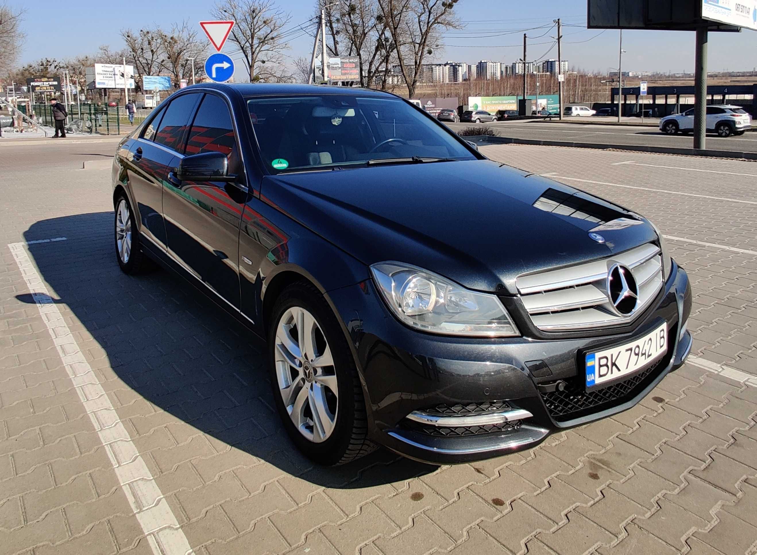 Mercedes-Benz C-Class 2011