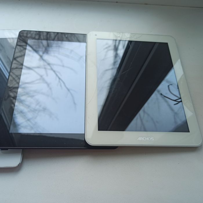 3 планшета Ipad, Prestigio, Archos