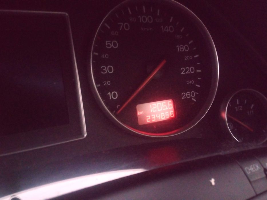 Audi A4 B6 2.0 B 20v Avant Kombi Czarna