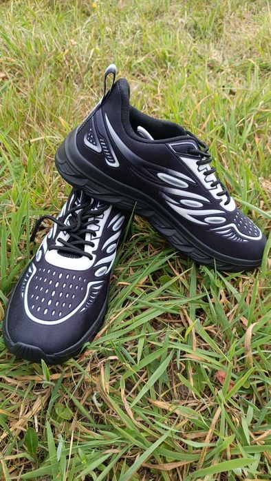 Чоловічі кросівки