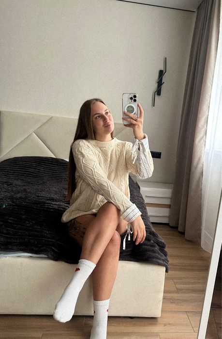 Світер бежевий оверсайз