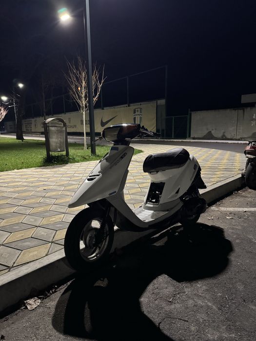 Продам скутер Yamaha Artistic Spec