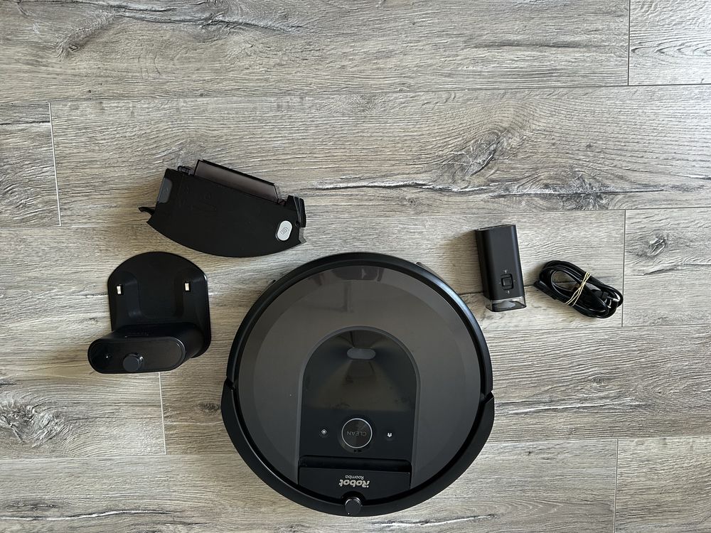 Robot sprzatajacy Roomba i7 uszkodzony