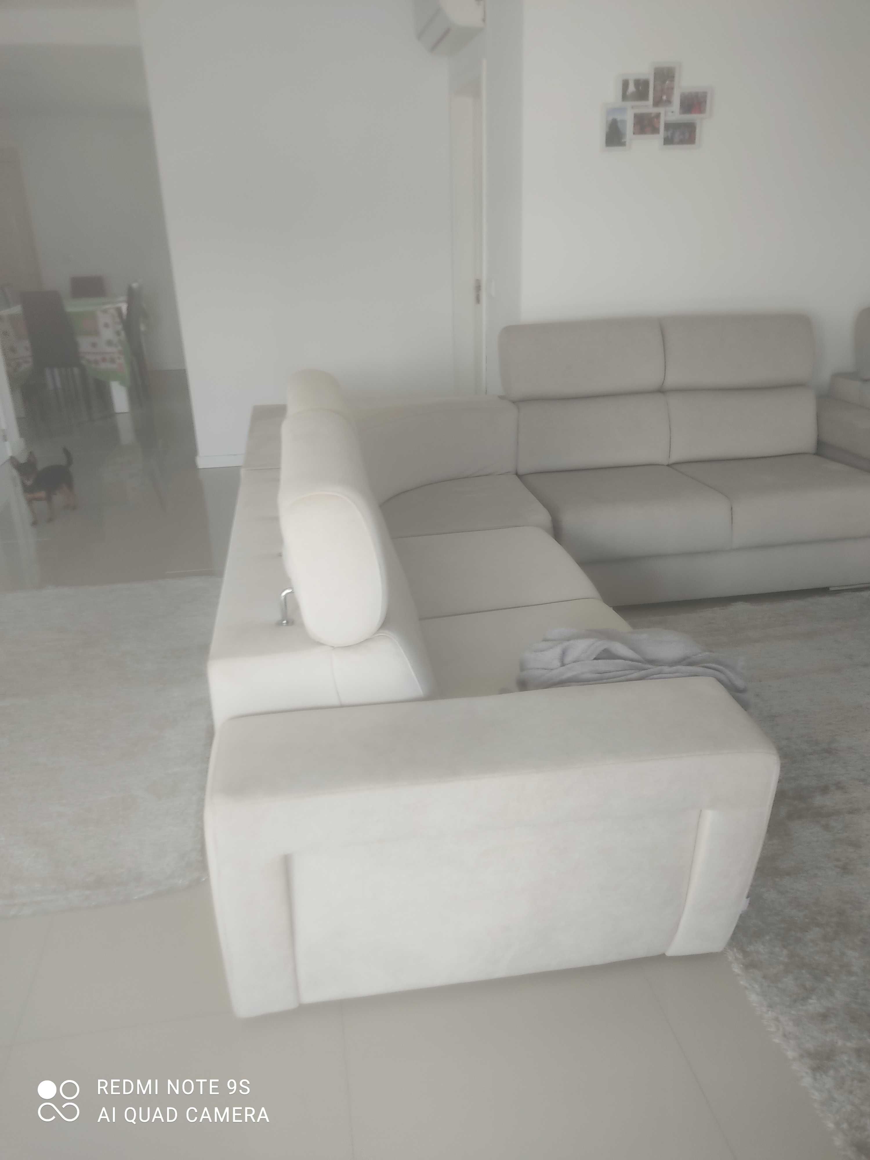 Vendo sofá de um tamanho grande de 2025
