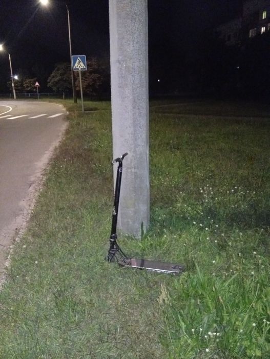 Продаю самокат без тресок по вопросам звоните