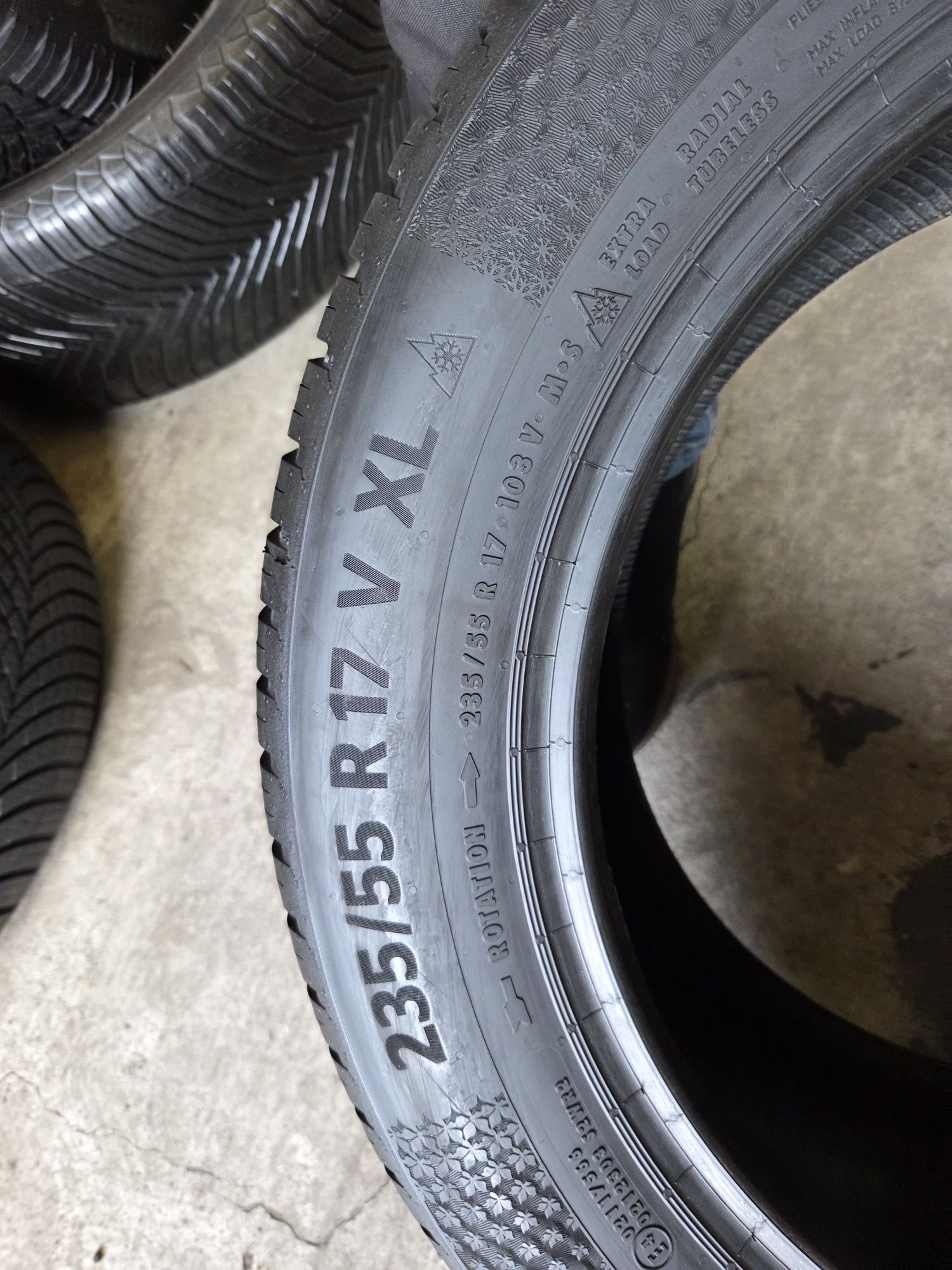opony używane 235/55R17 Continental allseasoncontact 2