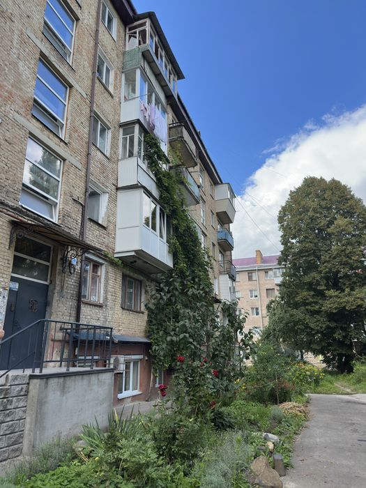 Продаю 2-кімнатну квартиру в районі Чайки. ТОРГ присутній!