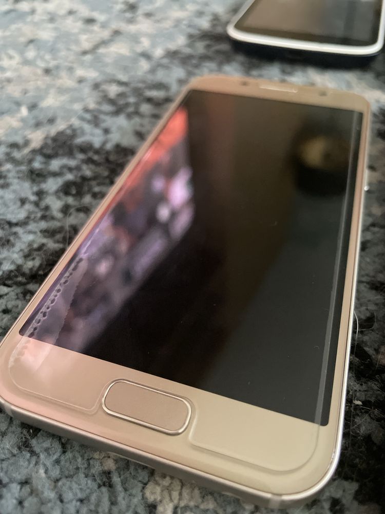 4 smartfony Stan Dobry iPhone LG Samsung Nokia