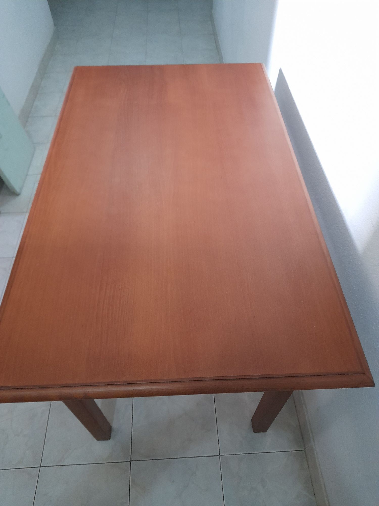 Mesa de cozinha,ou salamadeira maciça, com duas gavetas, ler descrição