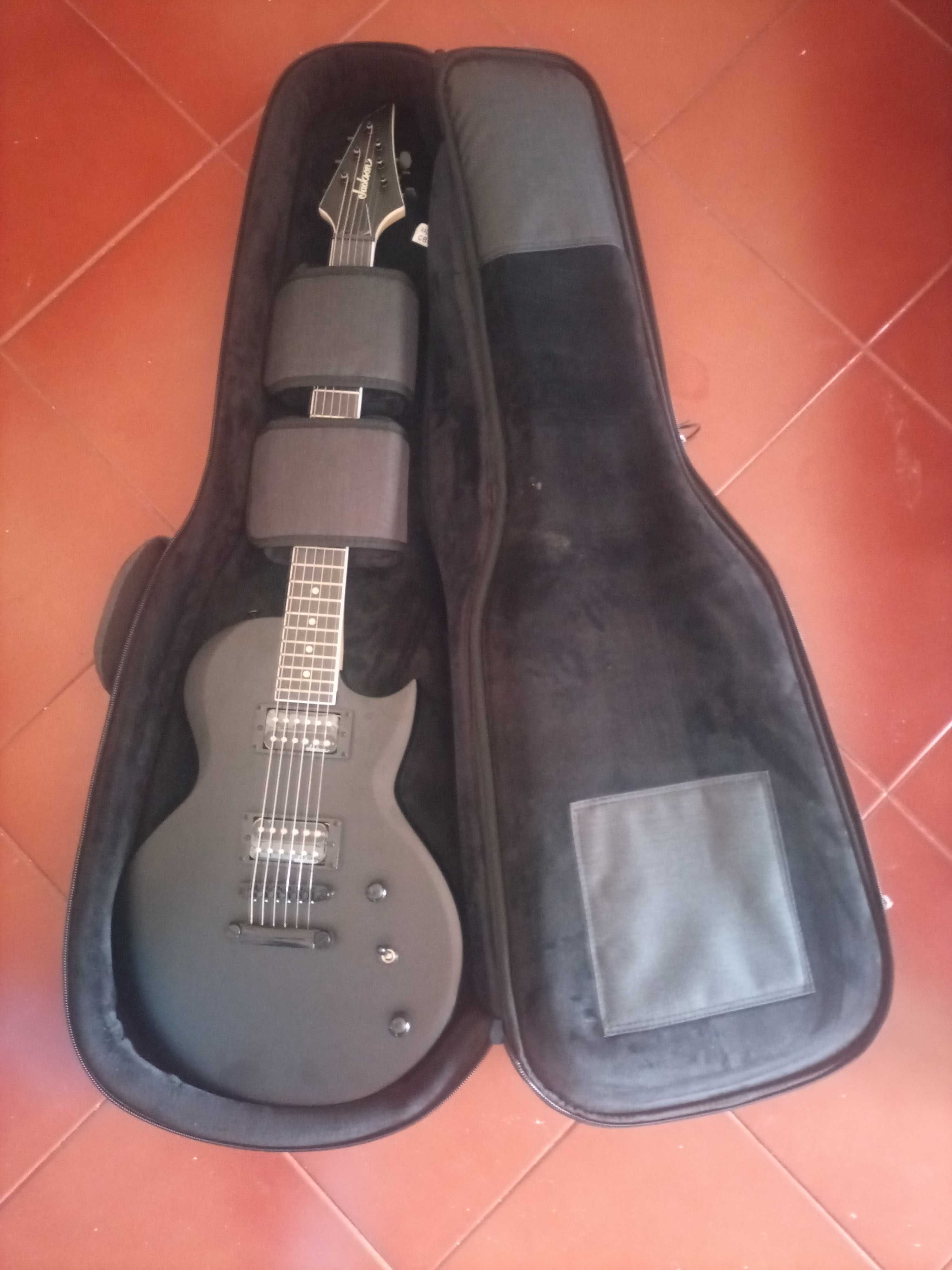 Guitarra Jackson Les Paul preto fosco com case BOSS (NOVO)