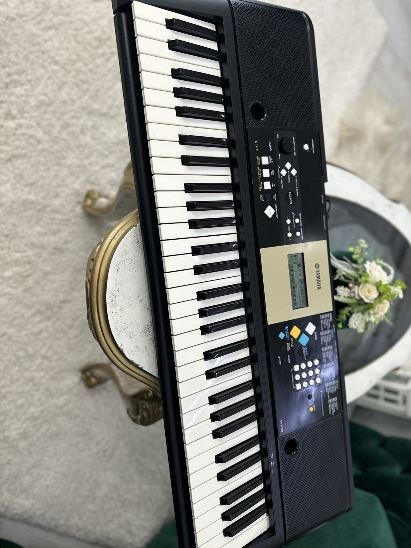 синтезатор Yamana YPT-220