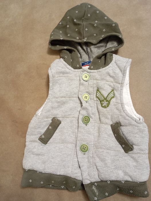 Жилетка дитяча в гарному стані