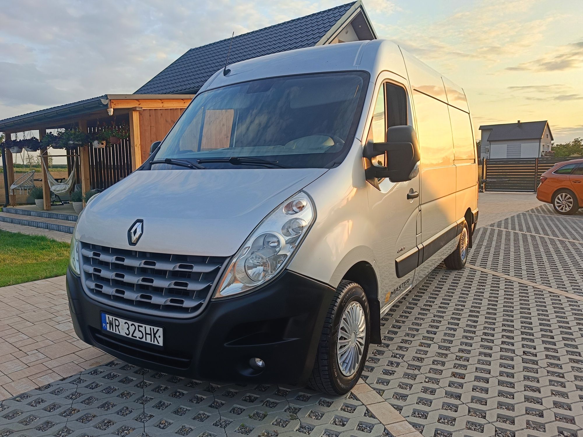 Renault Master III L2H2 2.3 dCi 125 km