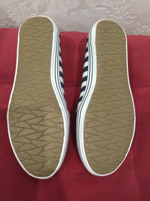 Нові мокасини, кеди, кросівки Graceland